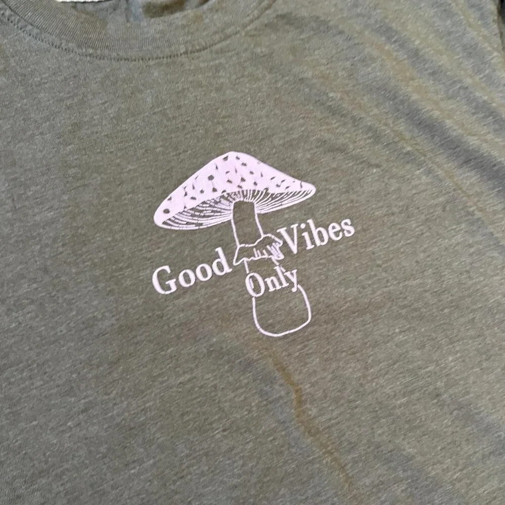 Good Vibes Only Mushroom Graphic Tee - Picture 4 of 5